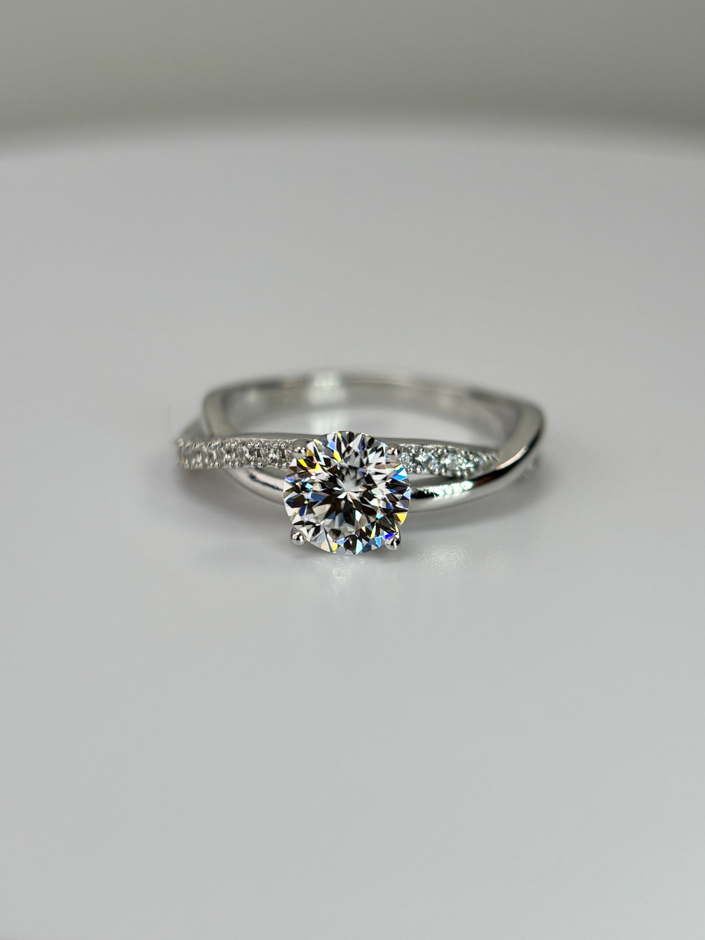 Round Cut Moissanite Ring